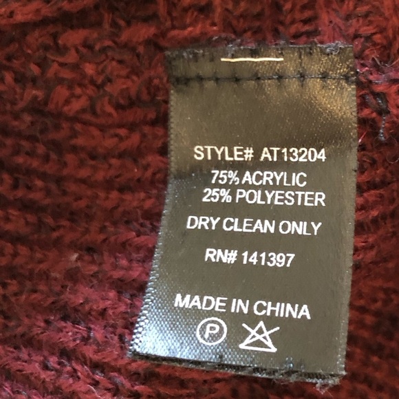 ASTR the label wrap front sweater in maroon. Size small - Picture 6 of 6